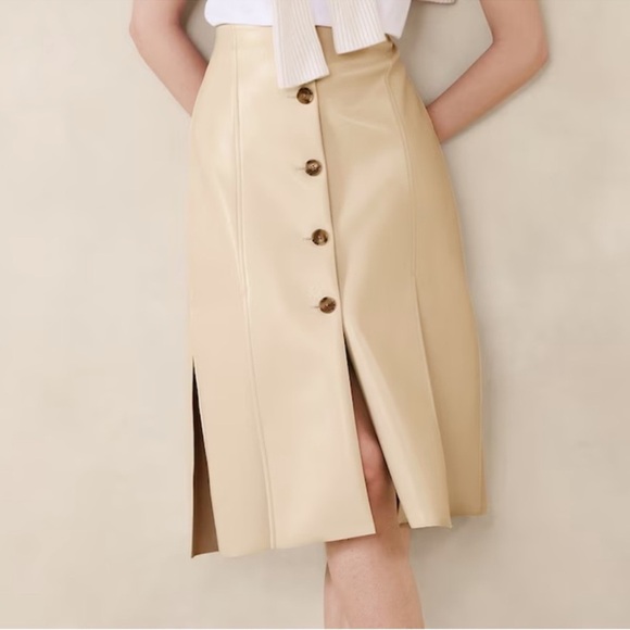 BANANA REPUBLIC Seamed VEGAN LEATHER Midi Pleated Slit Skirt Oyster Pearl Tan 2 - Picture 9 of 9
